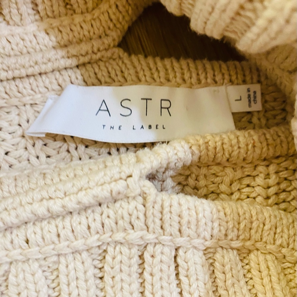 ASTR The Label Sweater Women’s Large Cream Textured Stitch Cable Chunky Knit - Picture 10 of 10